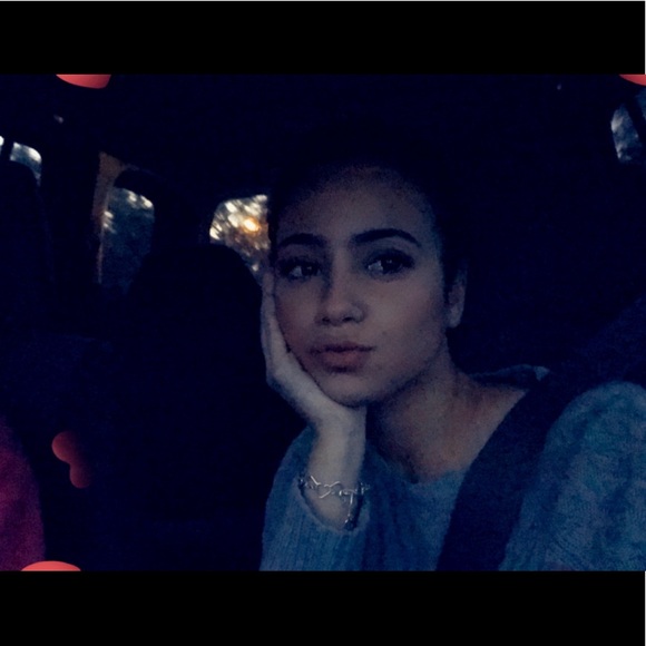 Meet your Posher, Yari - Picture 1 of 1